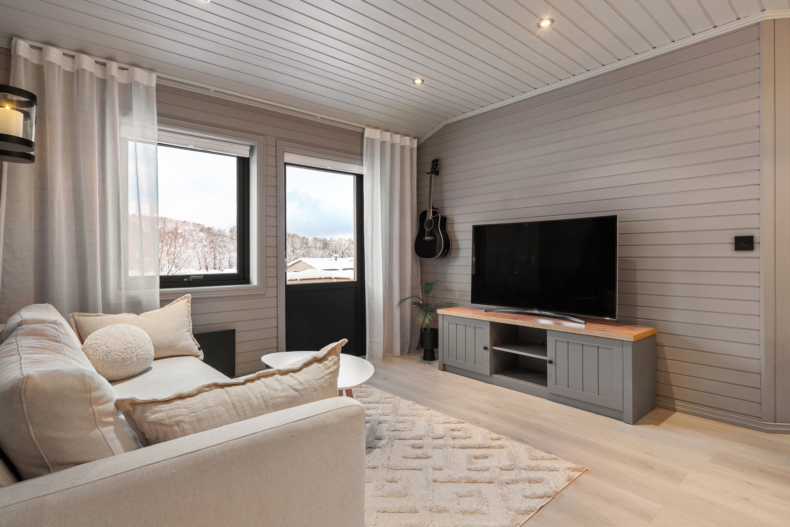 Herfra er det utgang til balkong.