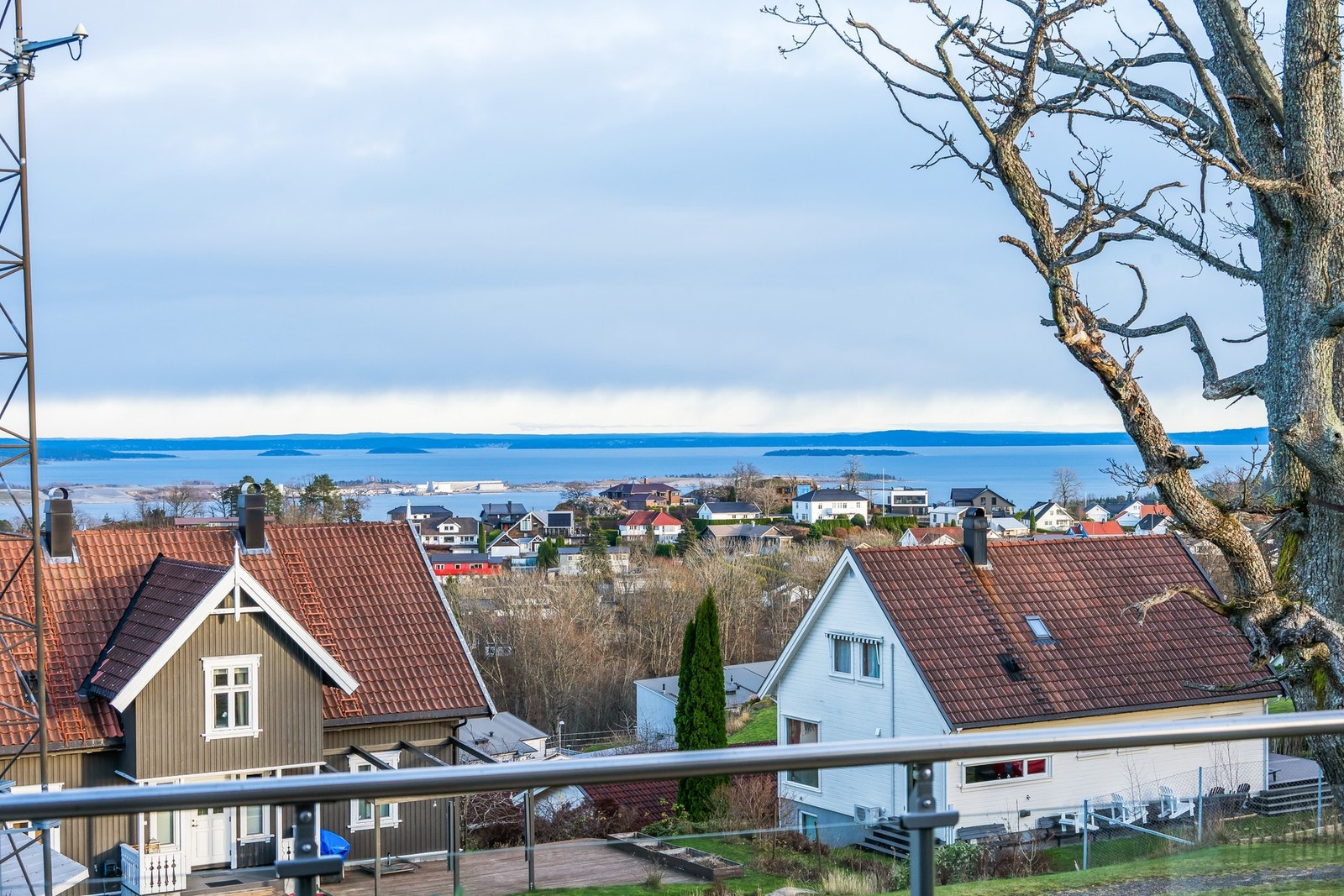 Her får du fjordutsikt, garasjeplass og balkong. Galleribilde