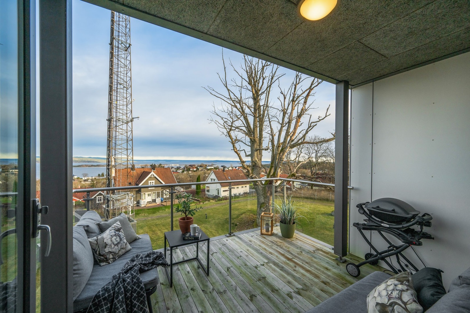 Balkongen er delvis overbygget. Galleribilde