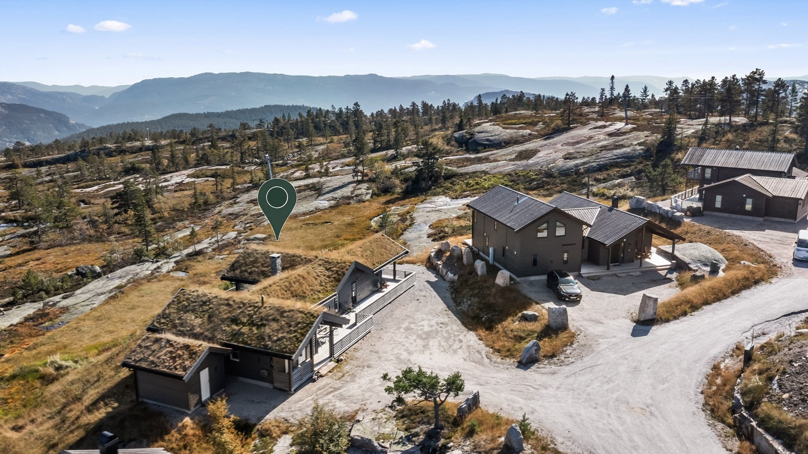 I bildet ser du skitrekket - så her kan du spenne på deg skiene utenfor døren og skli rett ut i bakken. Galleribilde