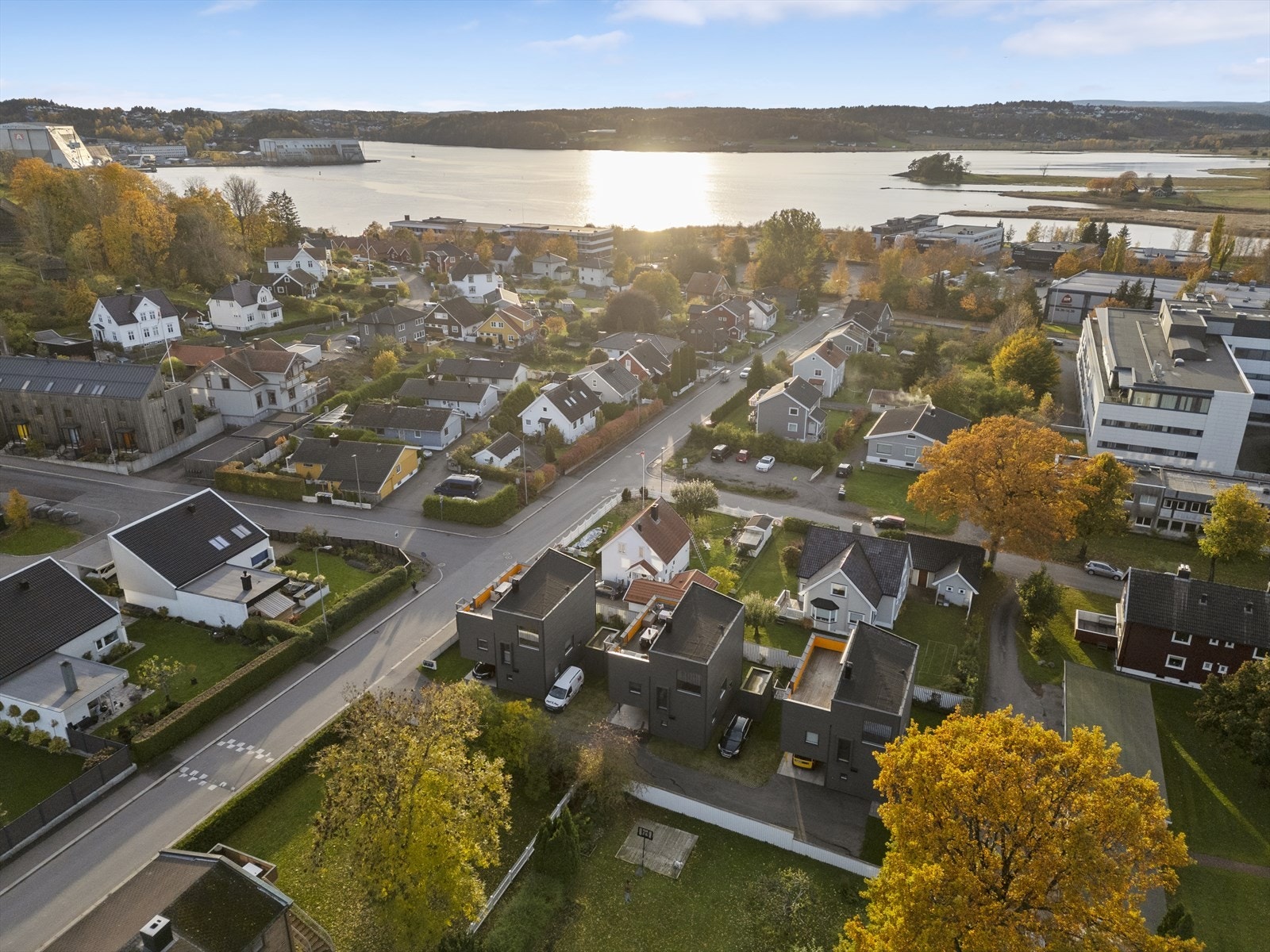 Fra eiendommen er det kort vei til en rekke turområder, som Slottsfjellet, Frodeåsen og Ilene Galleribilde