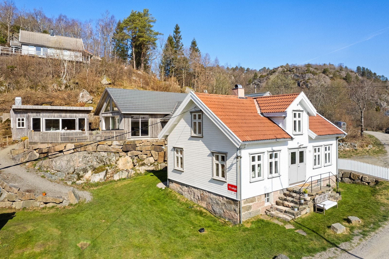 Eldste del av bolig fra 1905 med moderne tilbygg fra 2013 Galleribilde