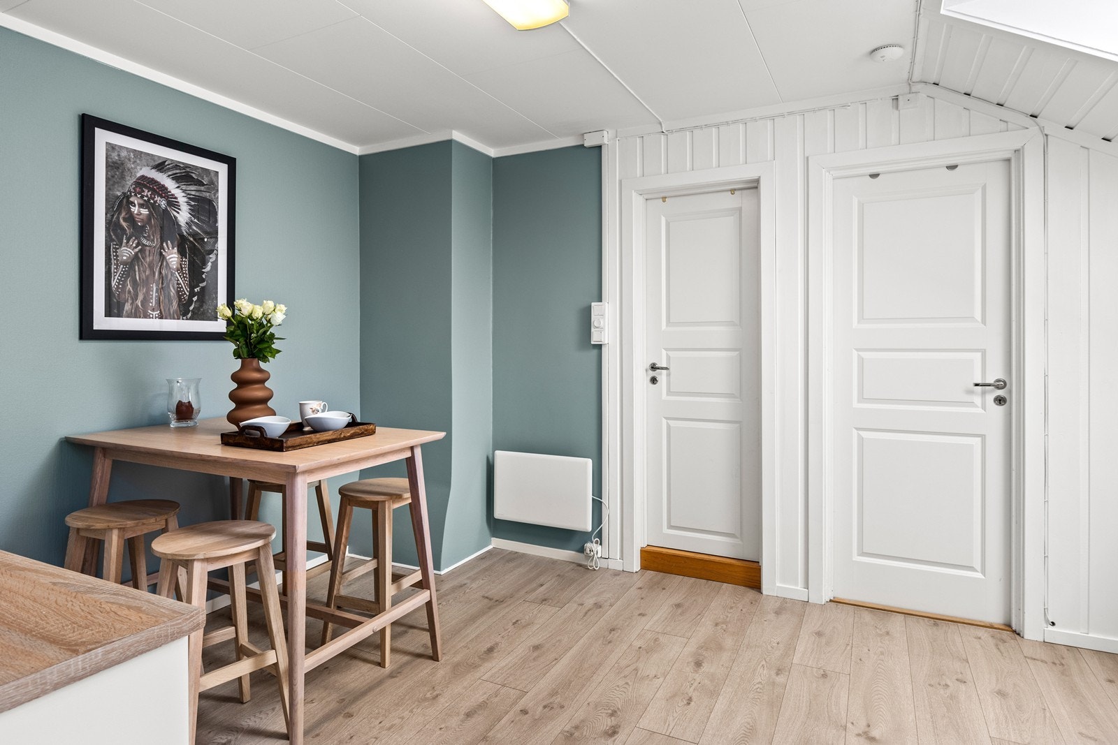 Hyggelig spiseplass på kjøkken Galleribilde