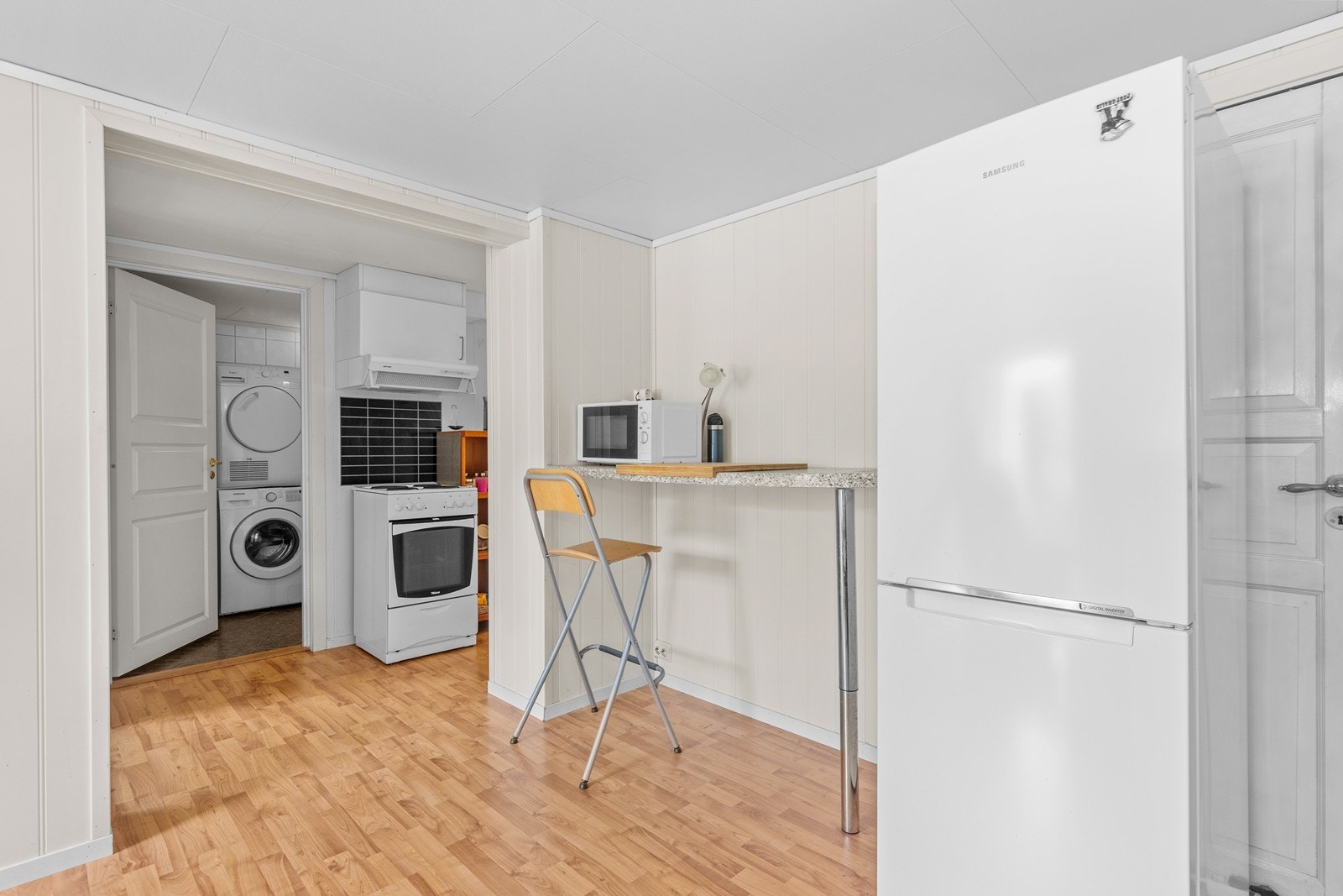 Fra stue mot kjøkken. Galleribilde