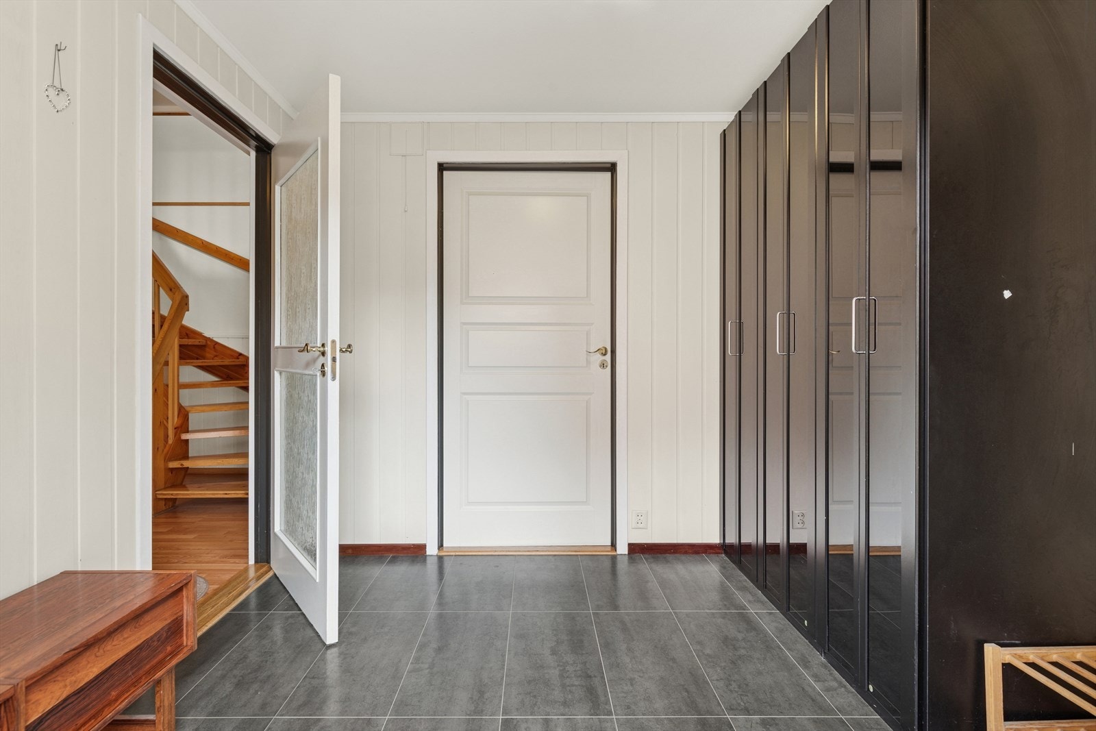 Her er det rikelig med garderobeplass. Galleribilde