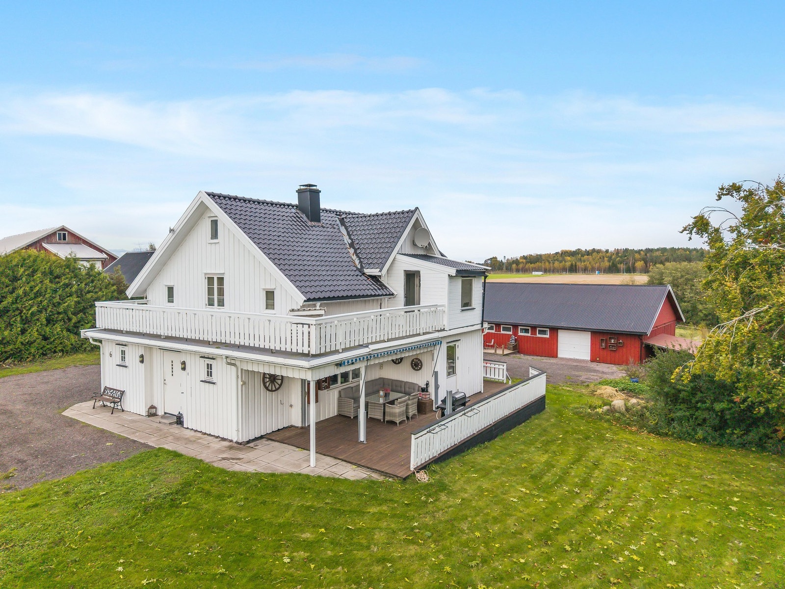 En idyllisk eiendom med småbruksfølelsen Galleribilde