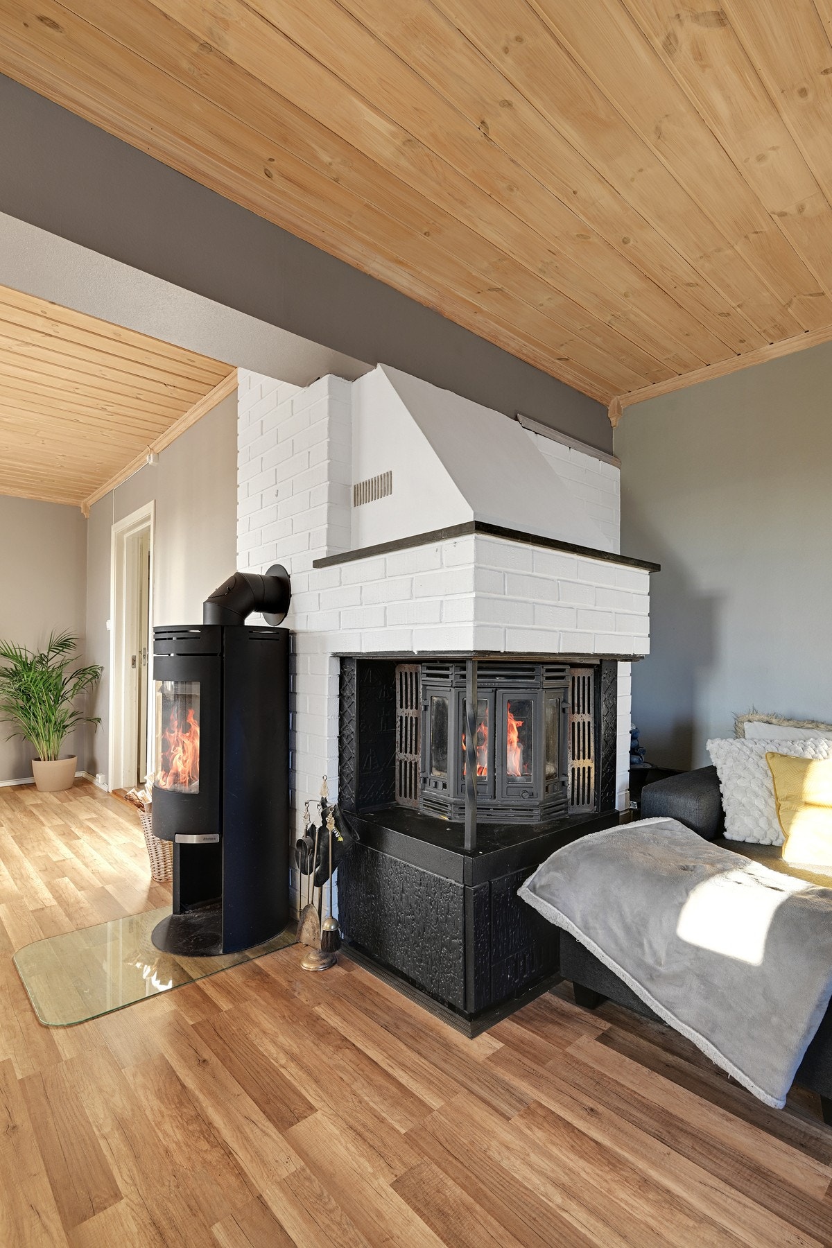 Både åpen og lukket peis Galleribilde