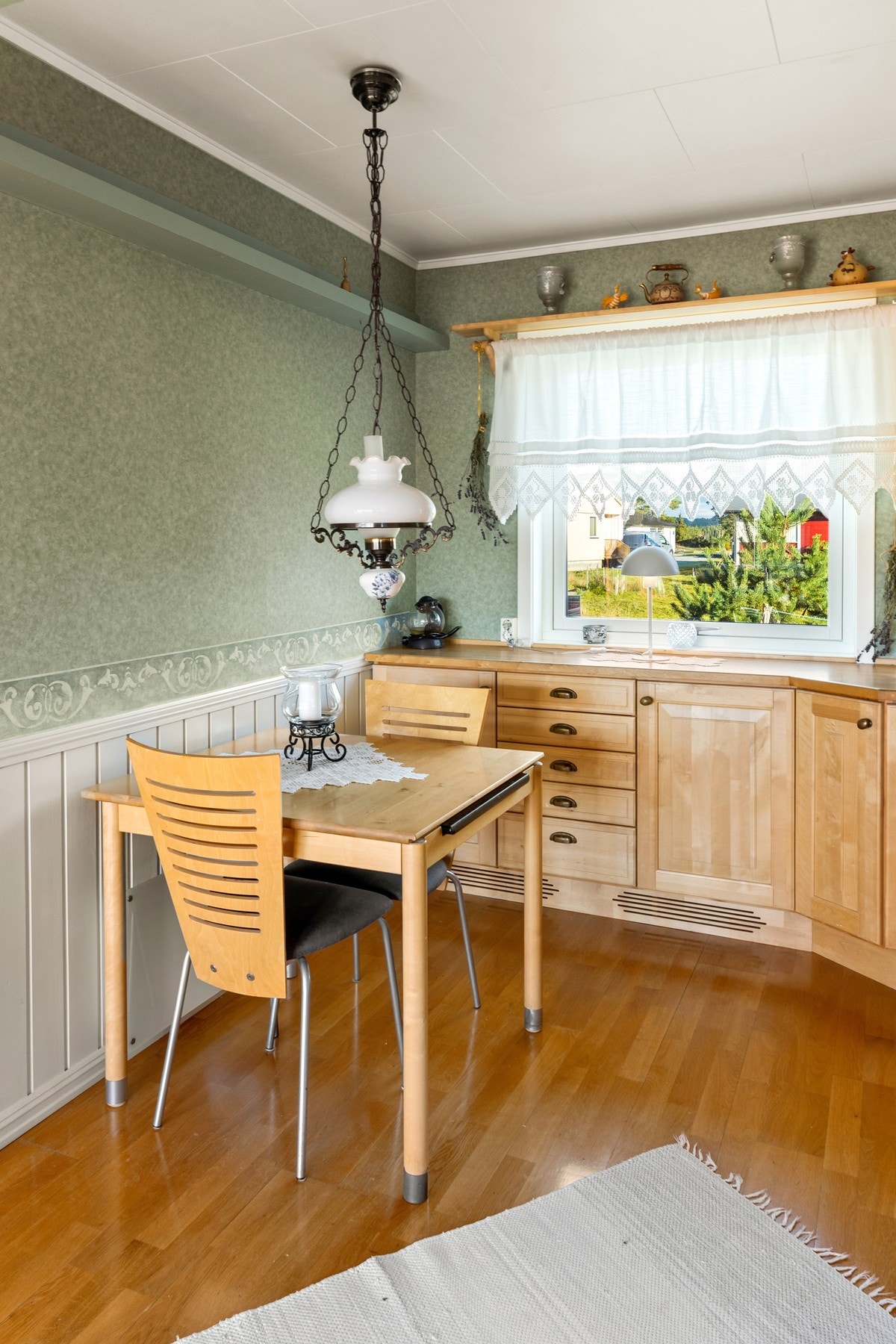 Spiseplass også på kjøkkenet Galleribilde