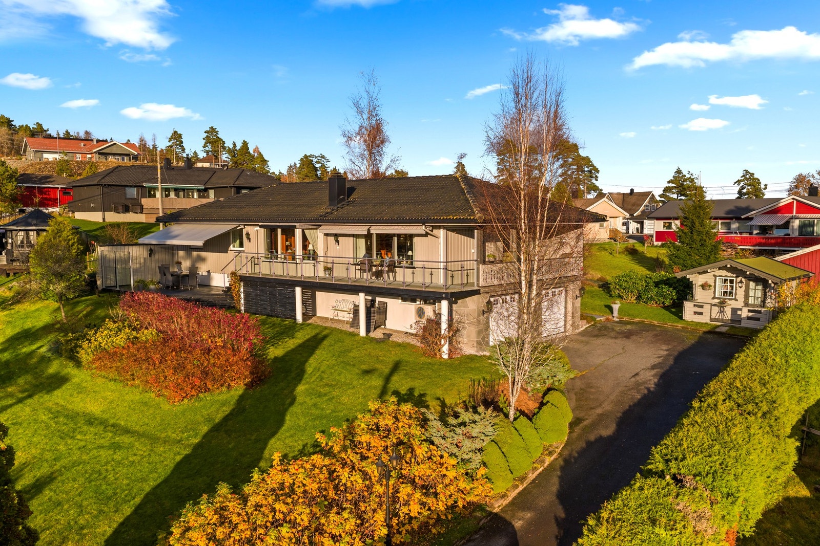 Asfaltert gårdsplass Galleribilde