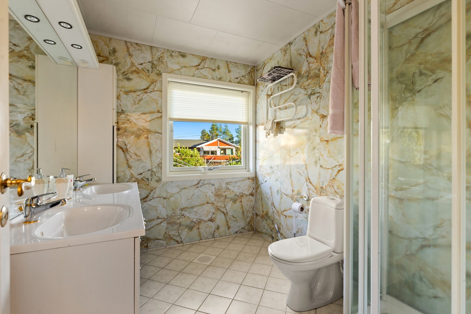 Bad i 1.etg. Galleribilde