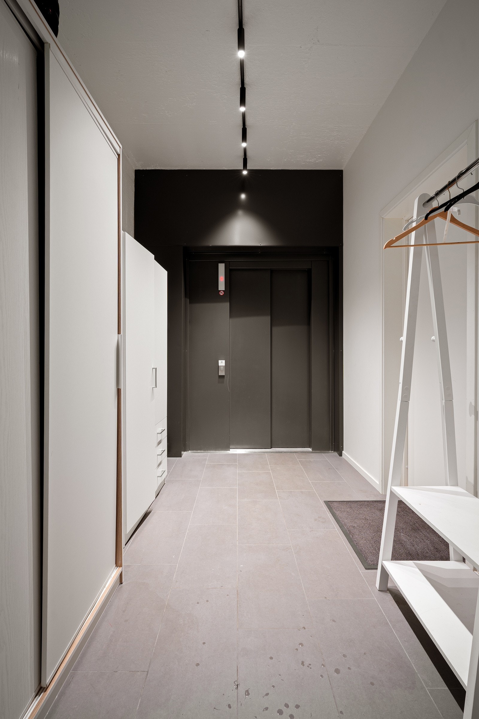 Lave felleskostnader med TV/internett via fiber inkludert. Det er i tillegg sportsbod.