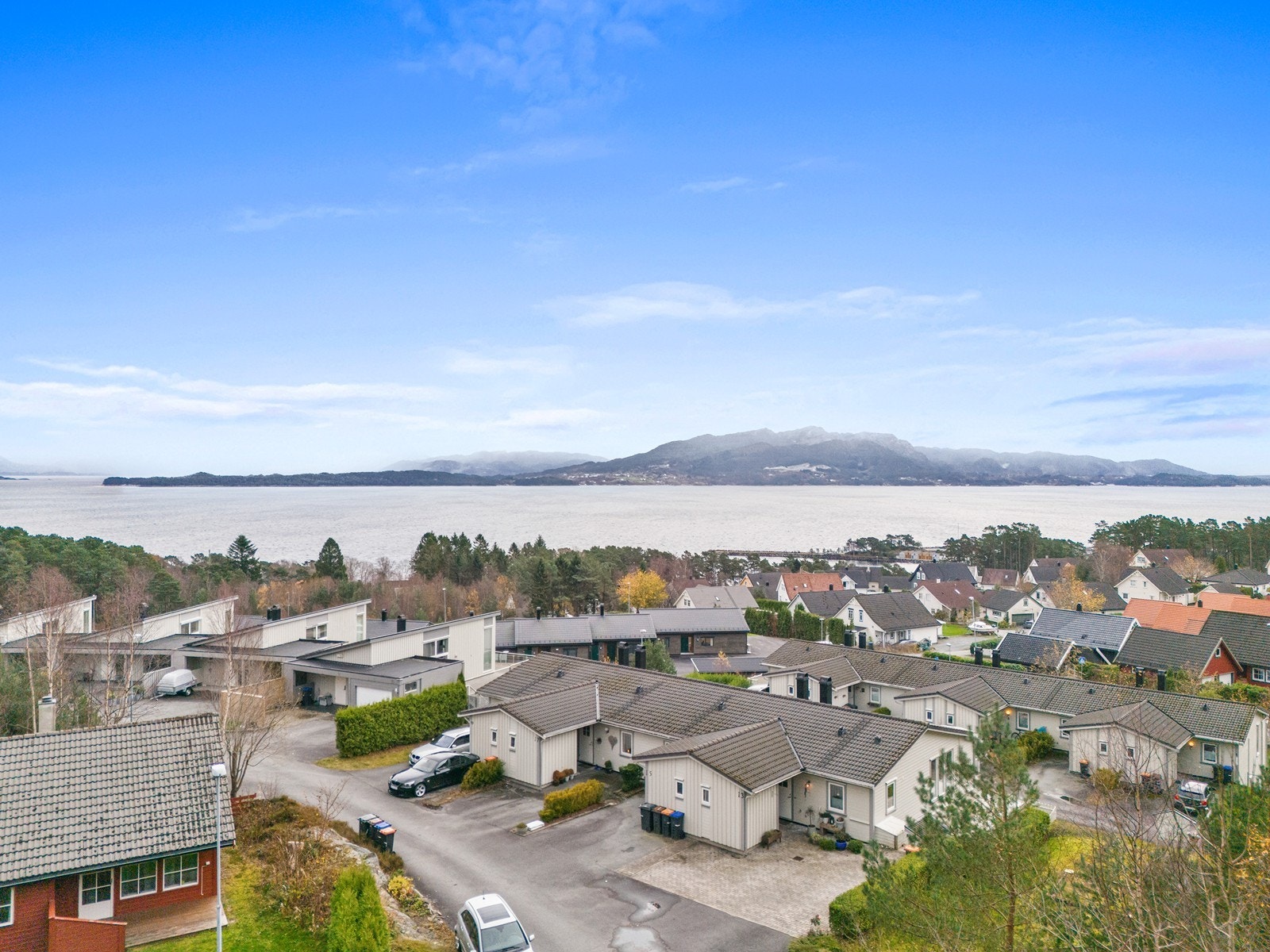 Plass til parkering på egen tomt. Galleribilde