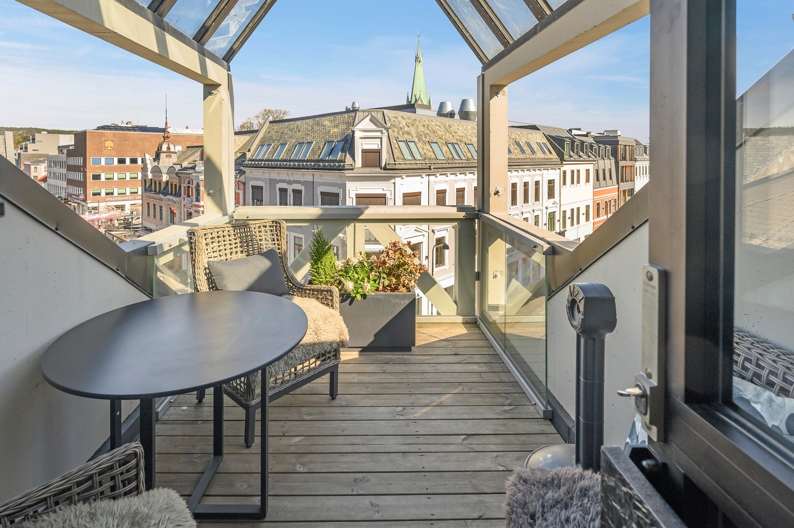 Terrasse på 3 av kontorene! Galleribilde