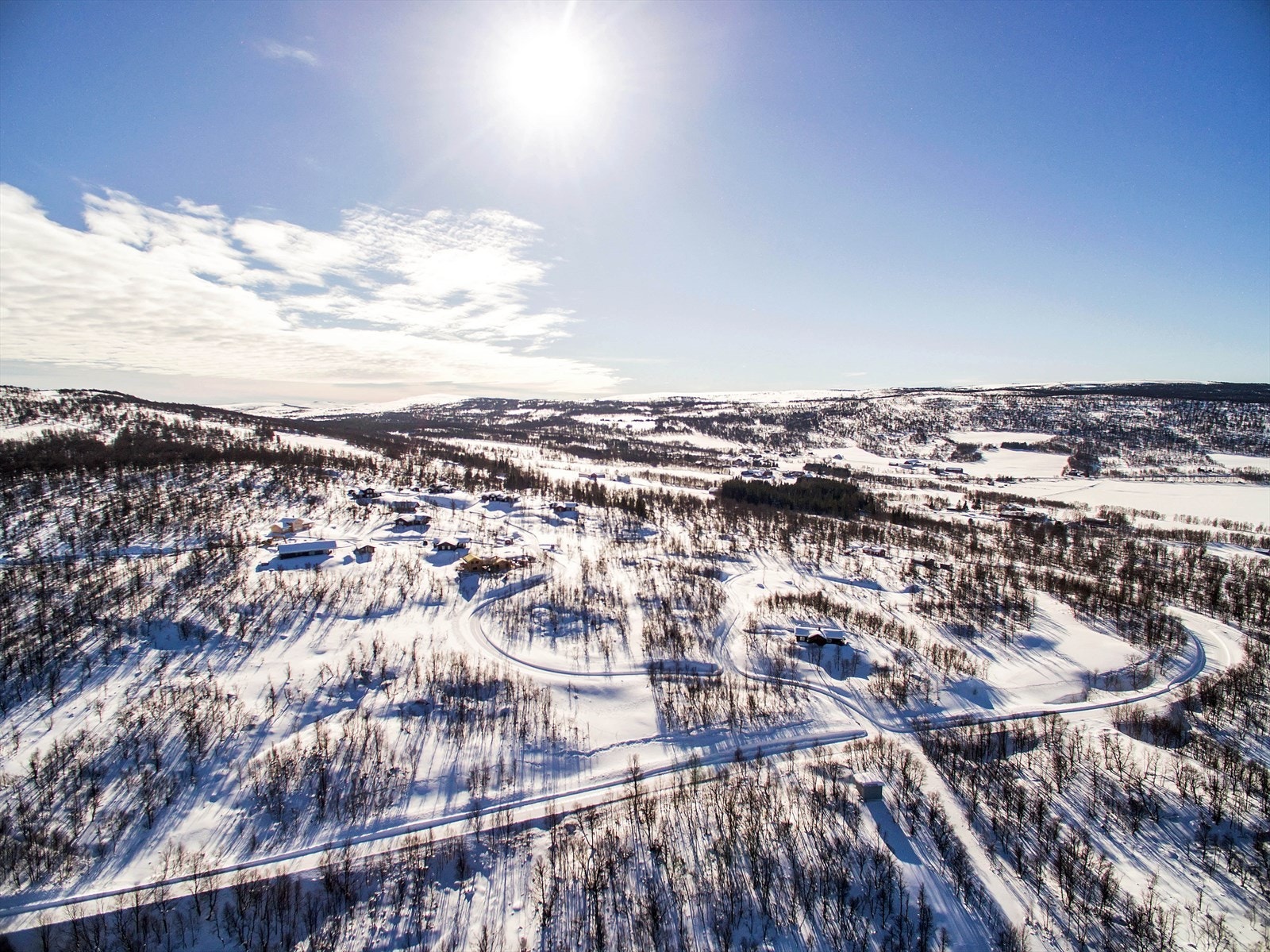 På Os finnes Hummelfjell alpintanlegg for hele familien. Nybygd rulleskianlegg med skiskytterstadion. Galleribilde