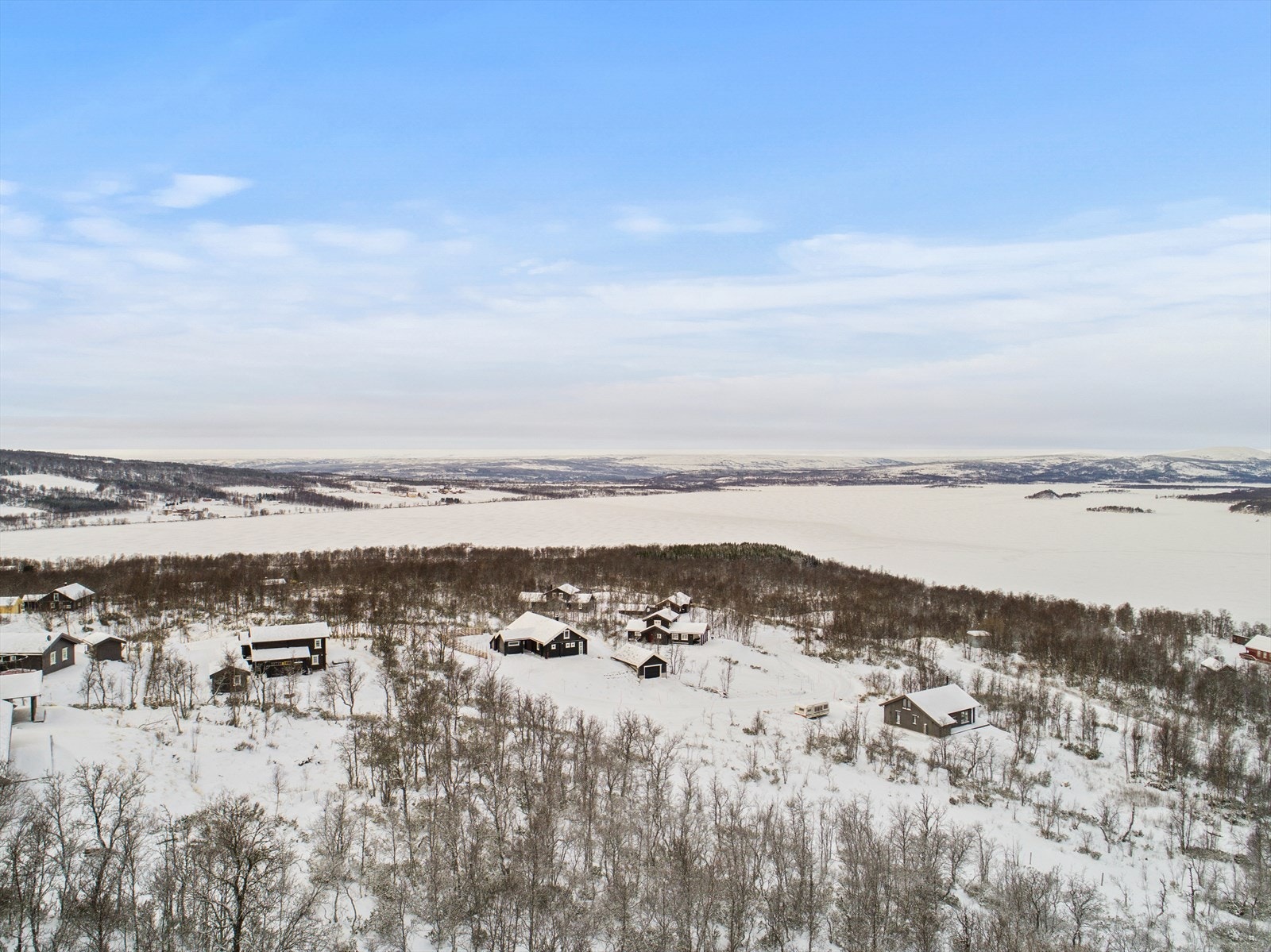 Fra hyttefeltet har du en herlig utsikt mot Aursunden. Galleribilde