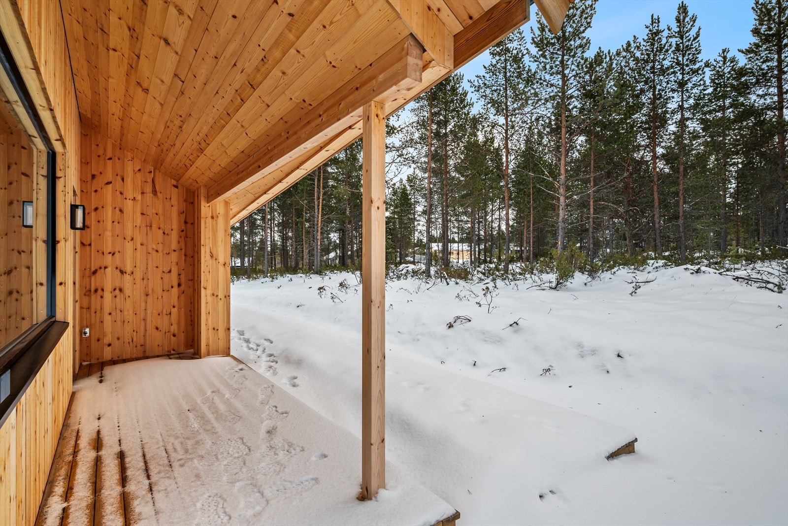 Utestikk og god belysning er montert på terrassen. Galleribilde
