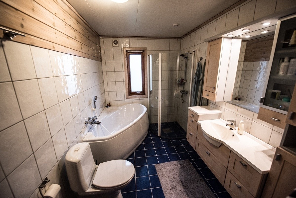 Nytt dusjhjørne er satt inn etter bildet ble tatt. Galleribilde