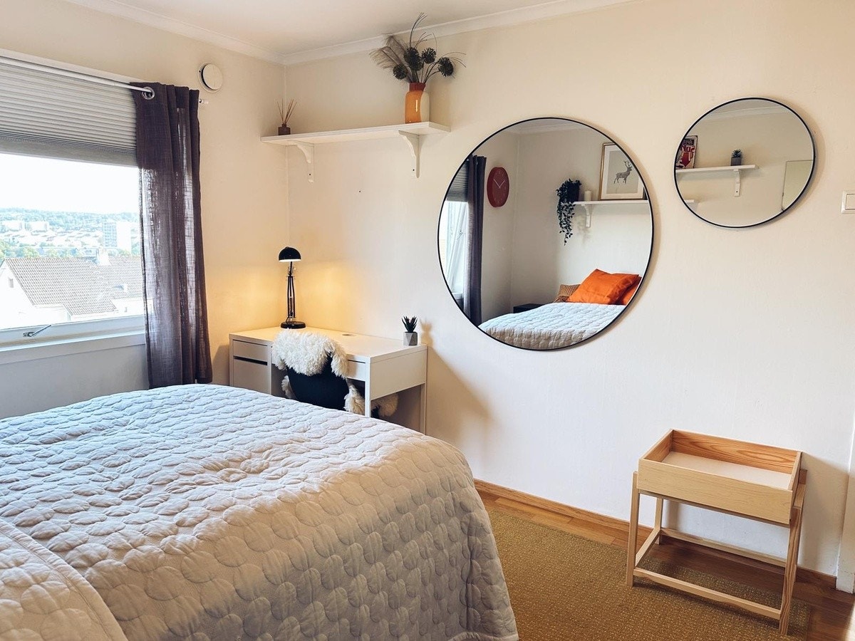 The Orange Room Galleribilde