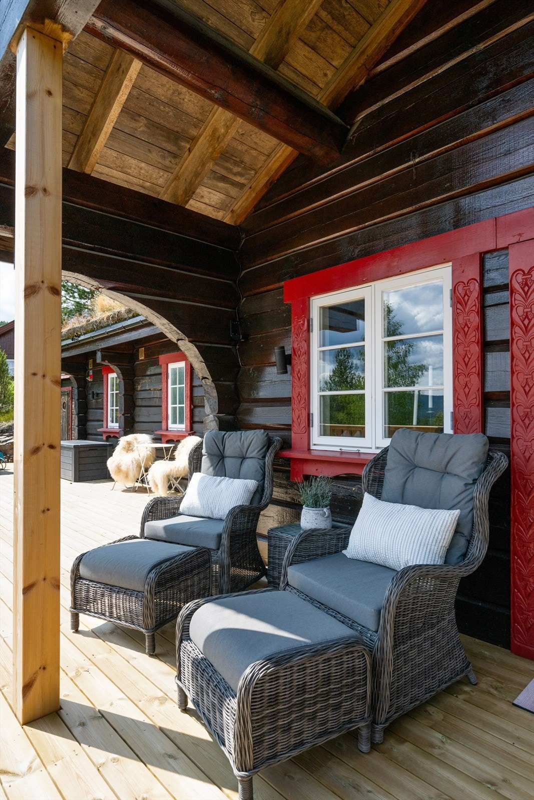 Her er det plass til flere sittegrupper, grill mm. Galleribilde