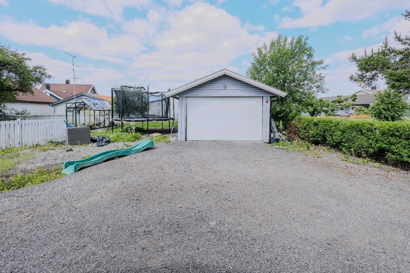 Rikelig med parkering på egen tomt Galleribilde