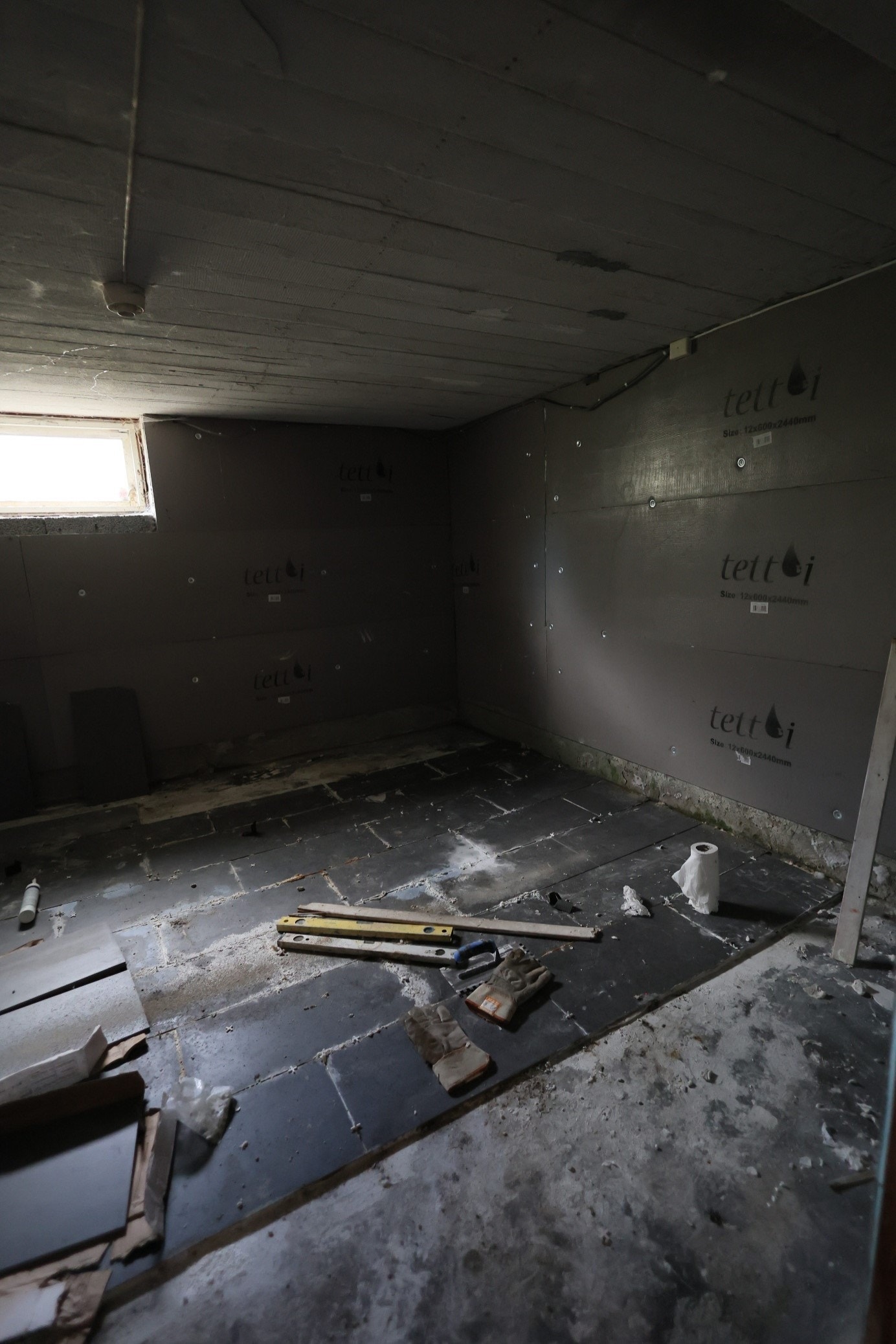 Påbegynt baderom underetasje Galleribilde