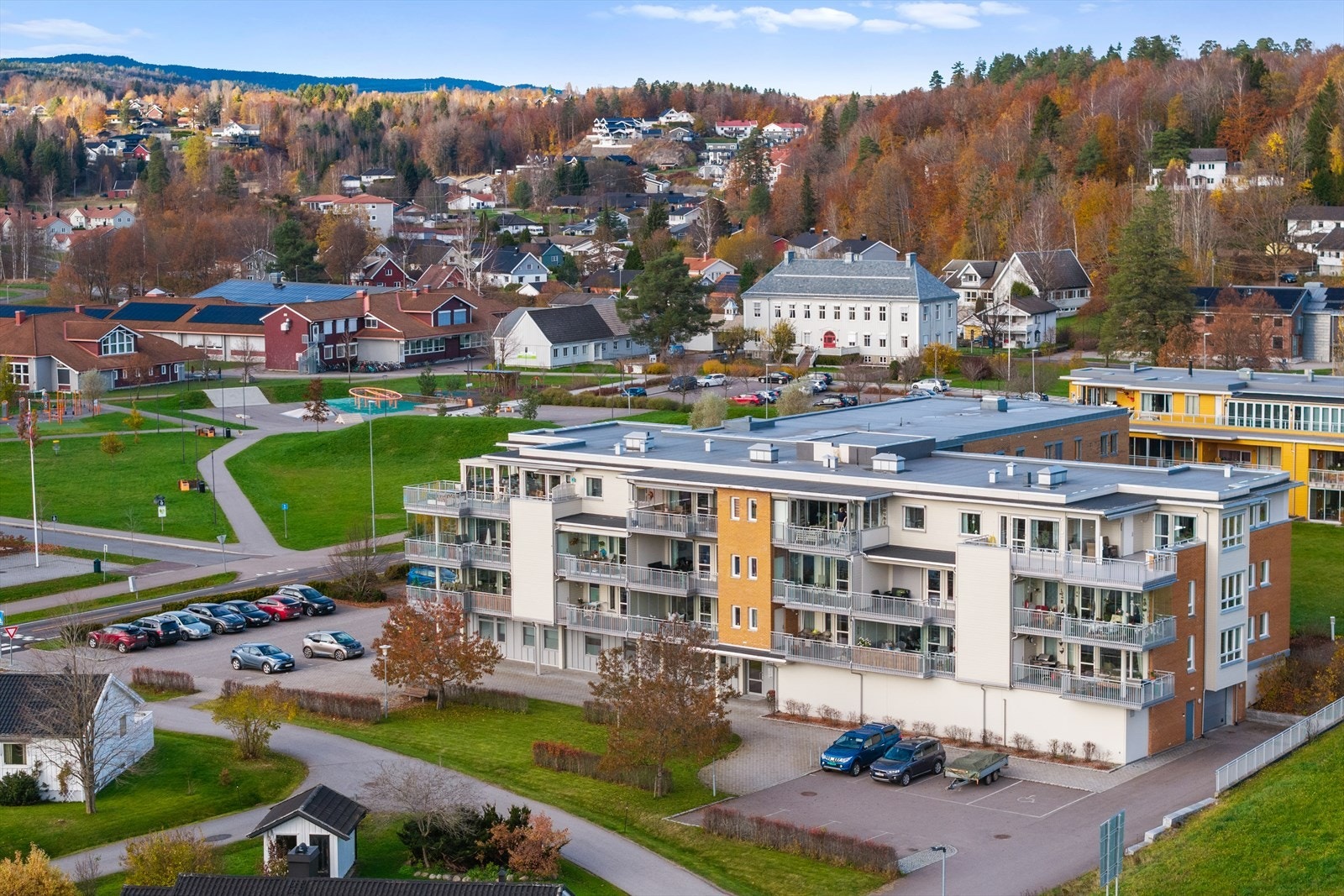 Her bor du sentralt og lettvint, med kort vei til alt du trenger i hverdagen. Galleribilde