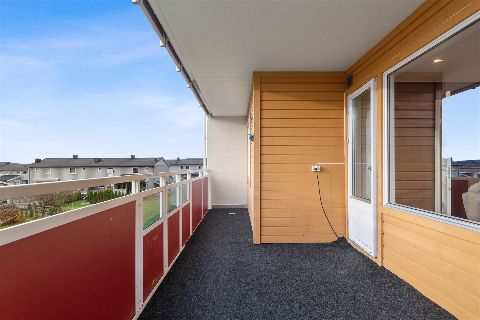 Vestvendt stueveranda med gode solforhold. Galleribilde