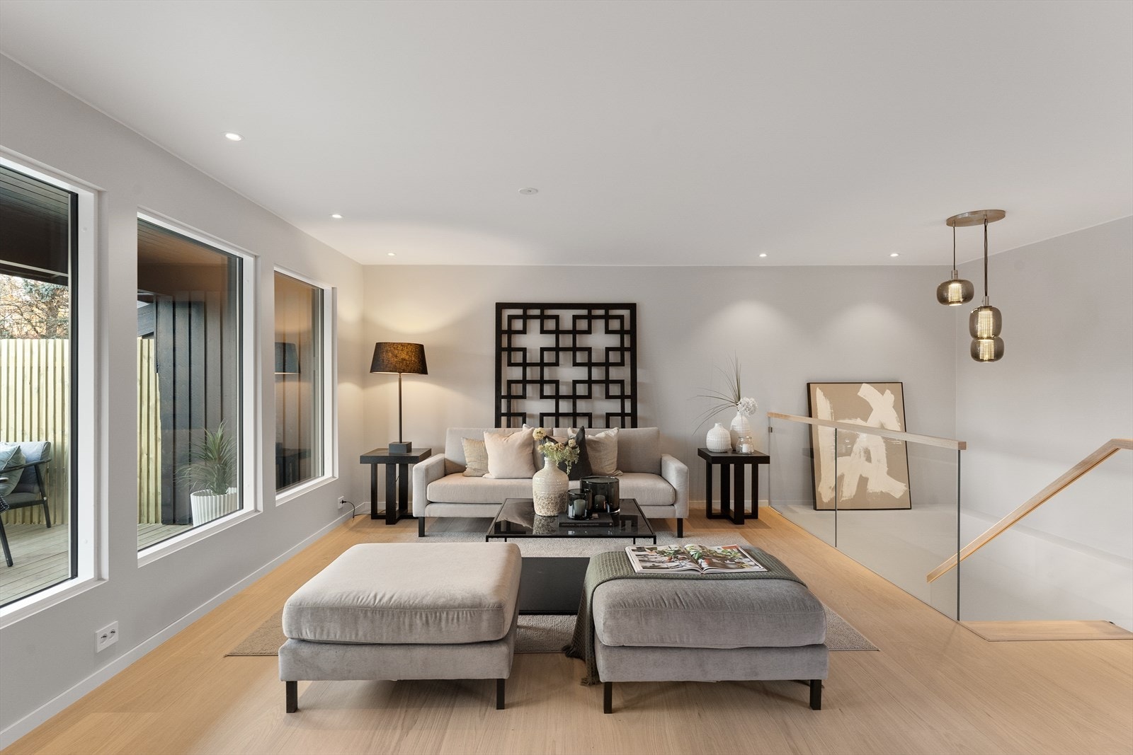 Svært familievennlig planløsning med hele fem soverom, to gode stuer, tre bad og separat vaskerom. Galleribilde