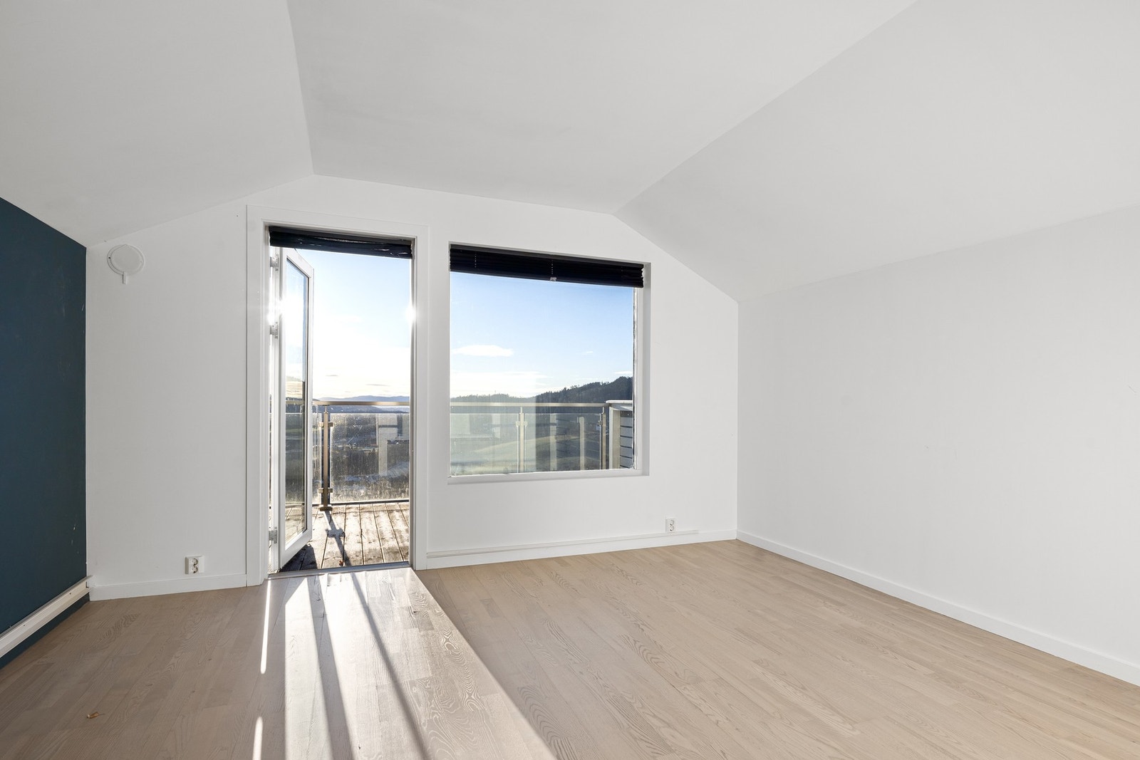 Loftstuen passer perfekt som tv-stue, kontor eller lekerom for barna. Galleribilde