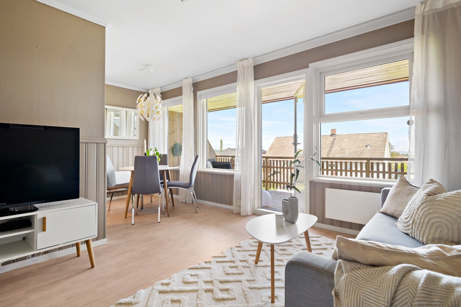 Gode vindusflater som slipper inn masse dagslys. Galleribilde