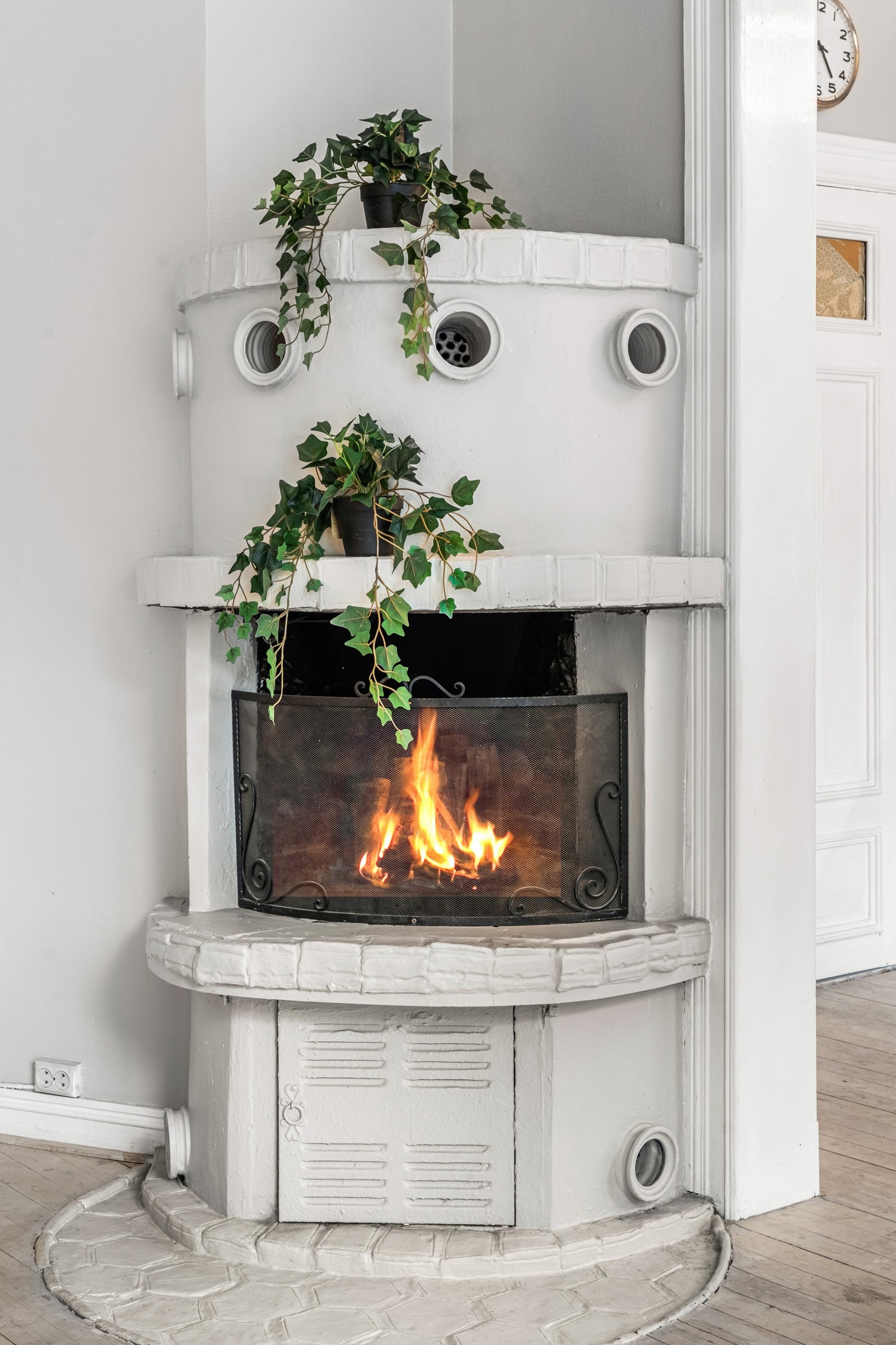 Lekker peis som varmer godt på kalde høst- og vinterdager Galleribilde