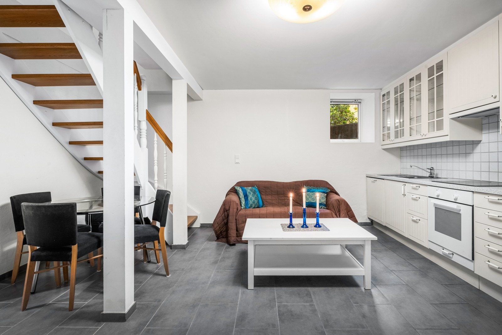 Videre kommer du til leilighetens kjelleretasje Galleribilde