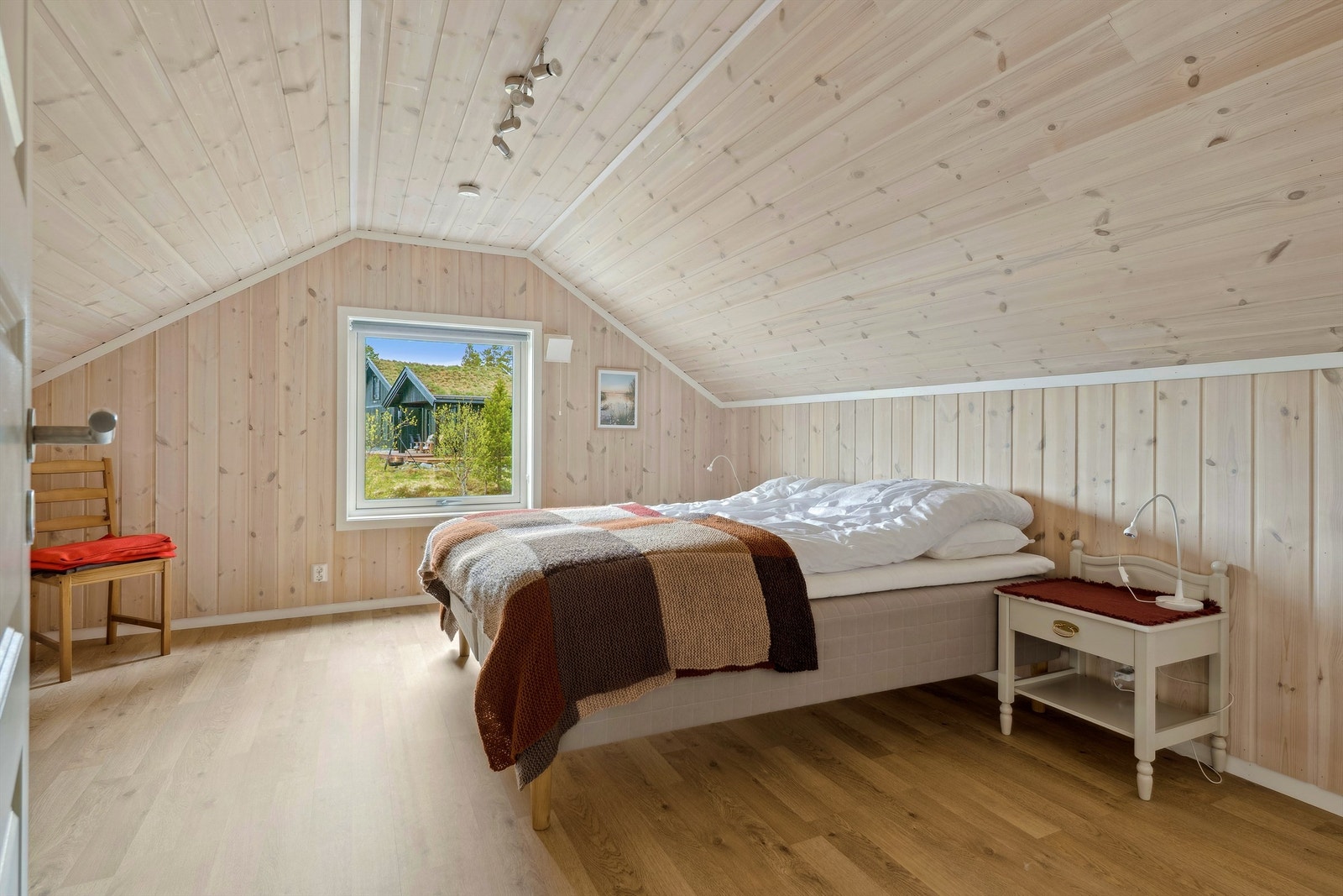 Soverom på loftet. Galleribilde