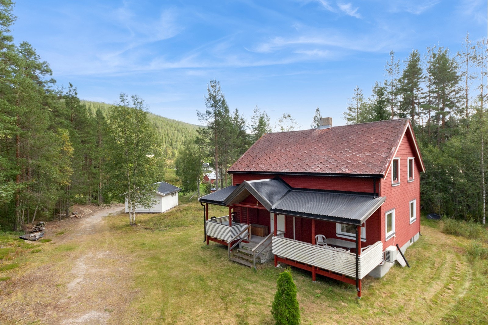 Velkommen til Engerdalveien 1863! En inholdsrik og særegen enebolig ved porten til Engerdal Østfjell Galleribilde