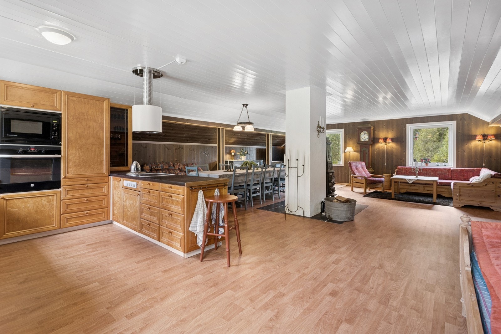 Her kan du fint underholde gjester mens du tilbereder maten Galleribilde