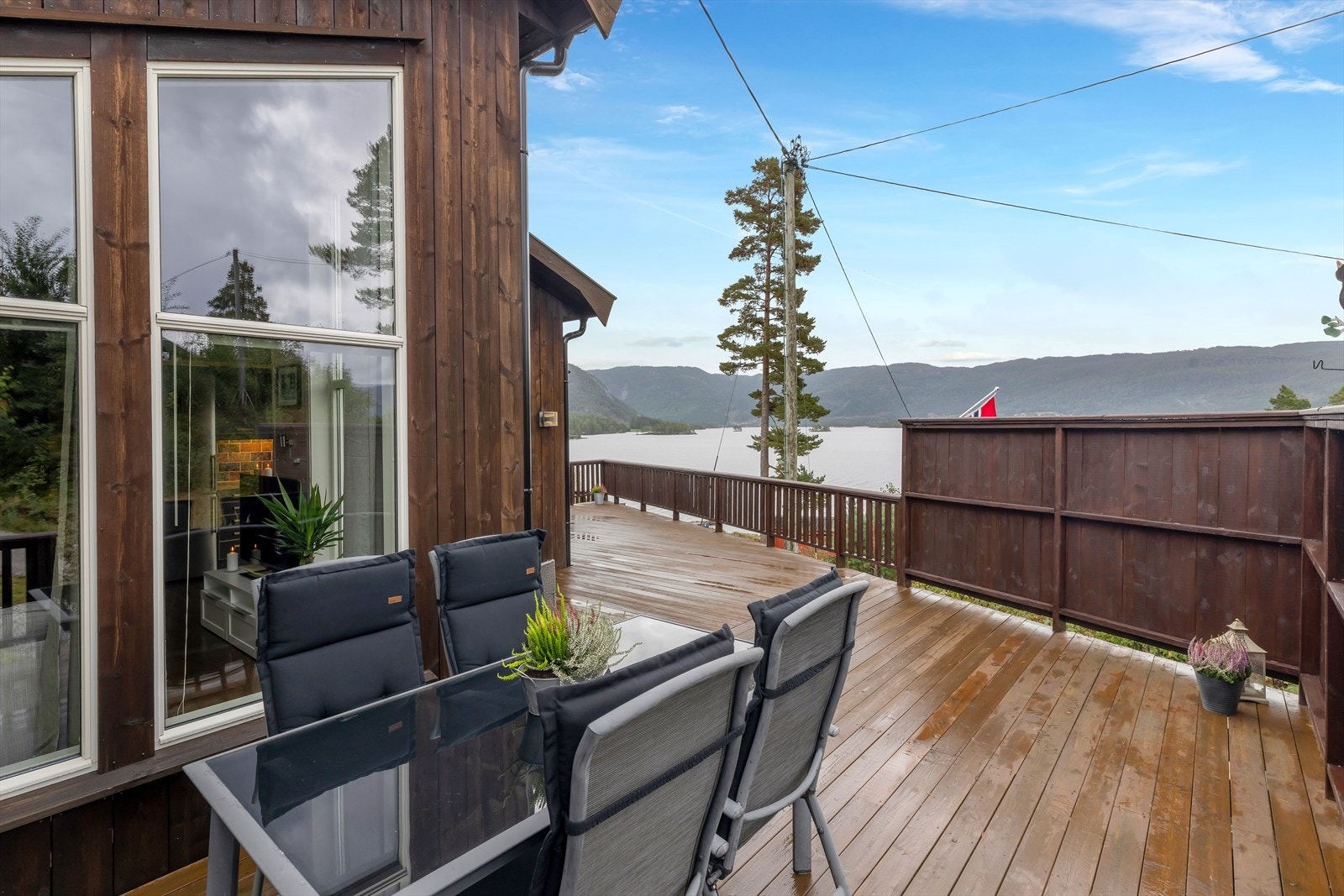 Utsikt mot Byglandsfjorden. Galleribilde