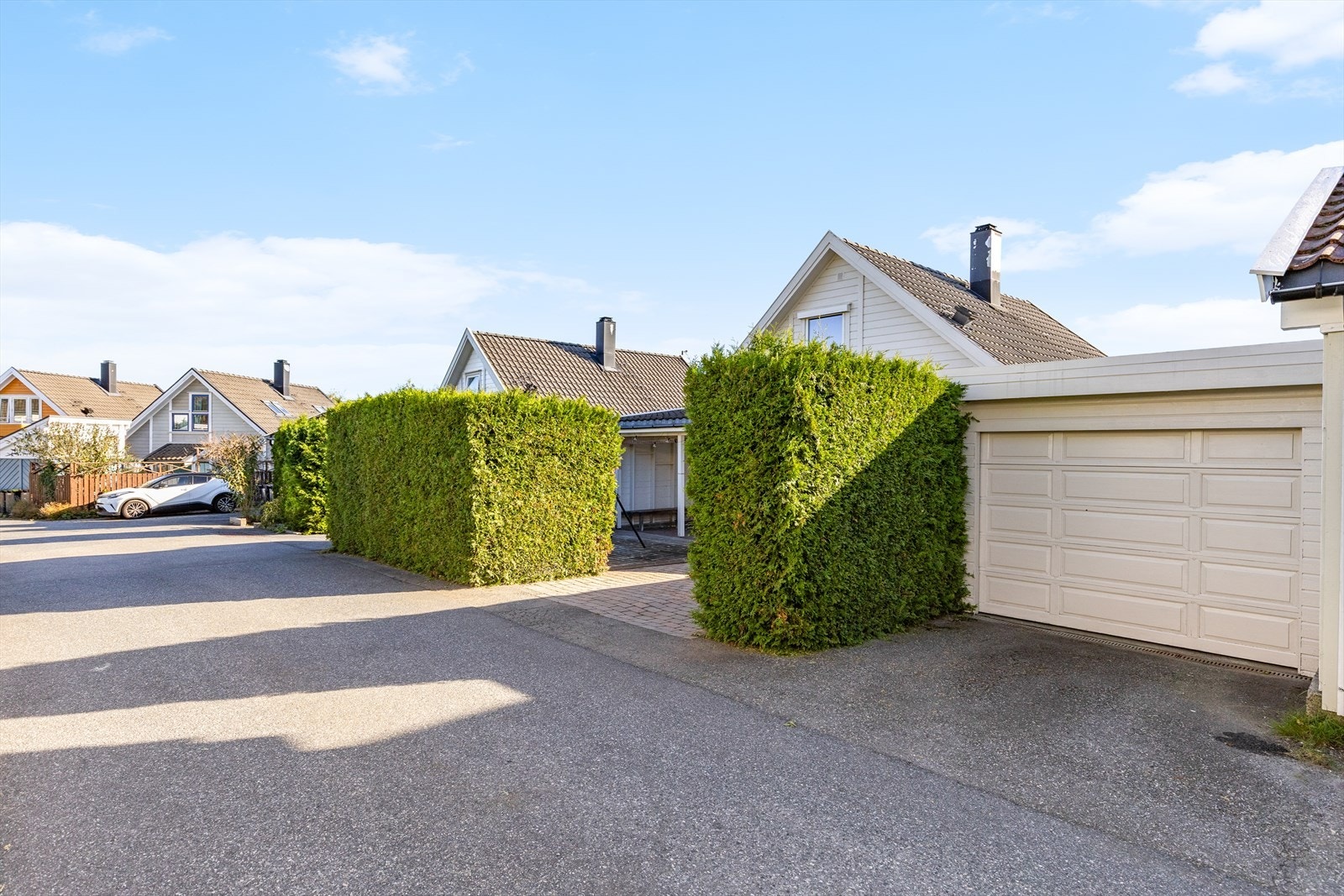 Garasjeplass til en bil Galleribilde