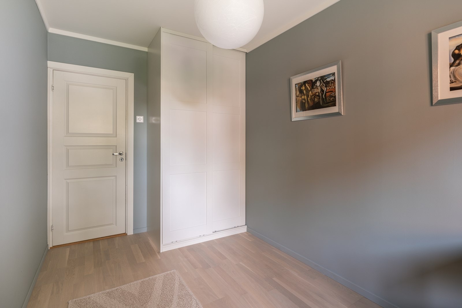 Begge soverommene holder en god og moderne standard. Galleribilde