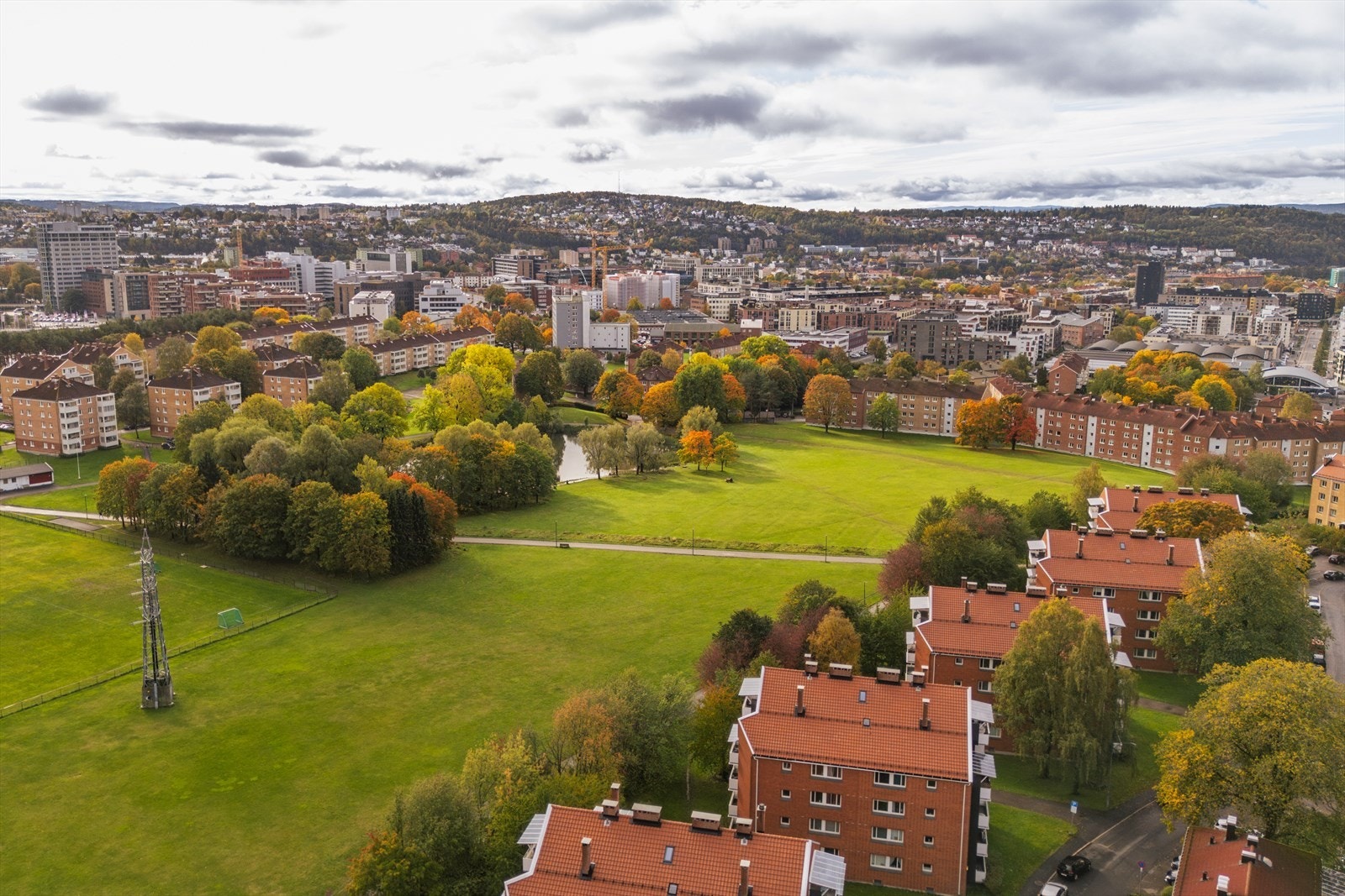 Området er preget av grønne lunger og etablert boligbebyggelse. Galleribilde