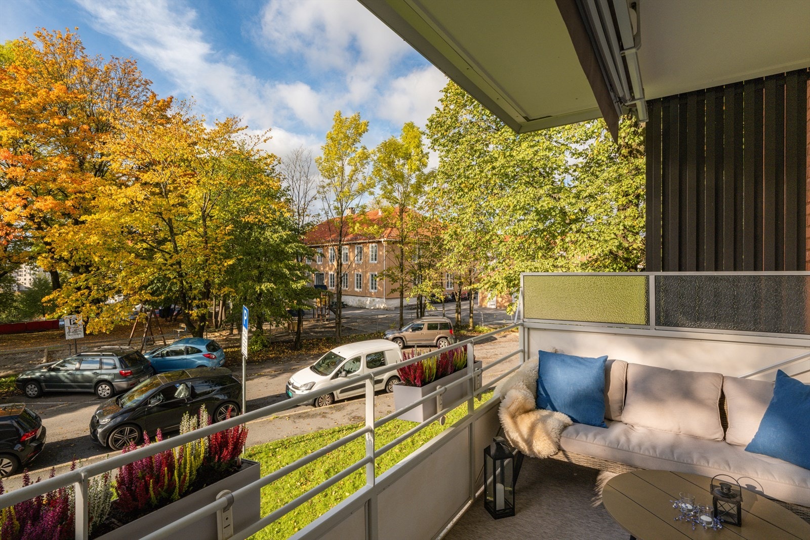 Den vestvendte beliggenheten gir gode solforhold på ettermiddag og kveld. Galleribilde