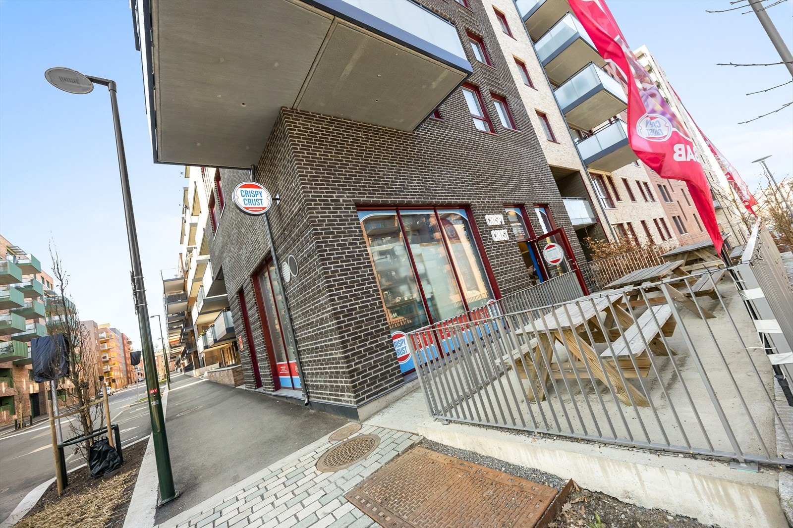 Flere take-away-muligheter, som Crispy Crust, finnes rett i nærheten. Galleribilde