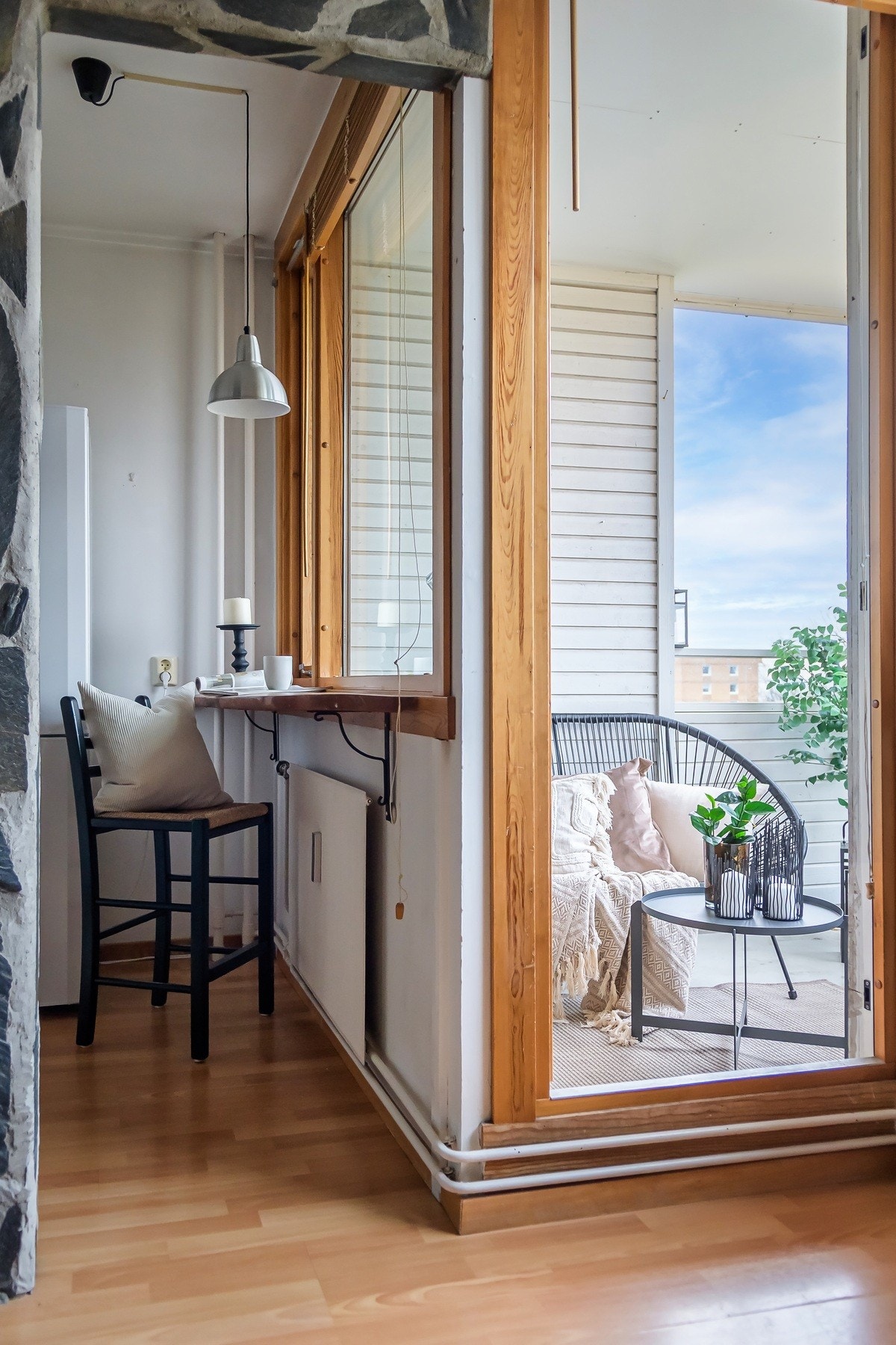 Adkomst fra stuen ut til balkongen. Galleribilde