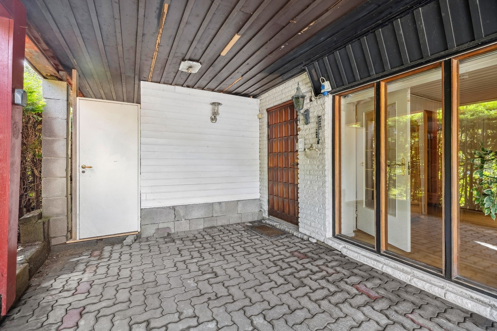 Overbygget inngangsparti. Galleribilde