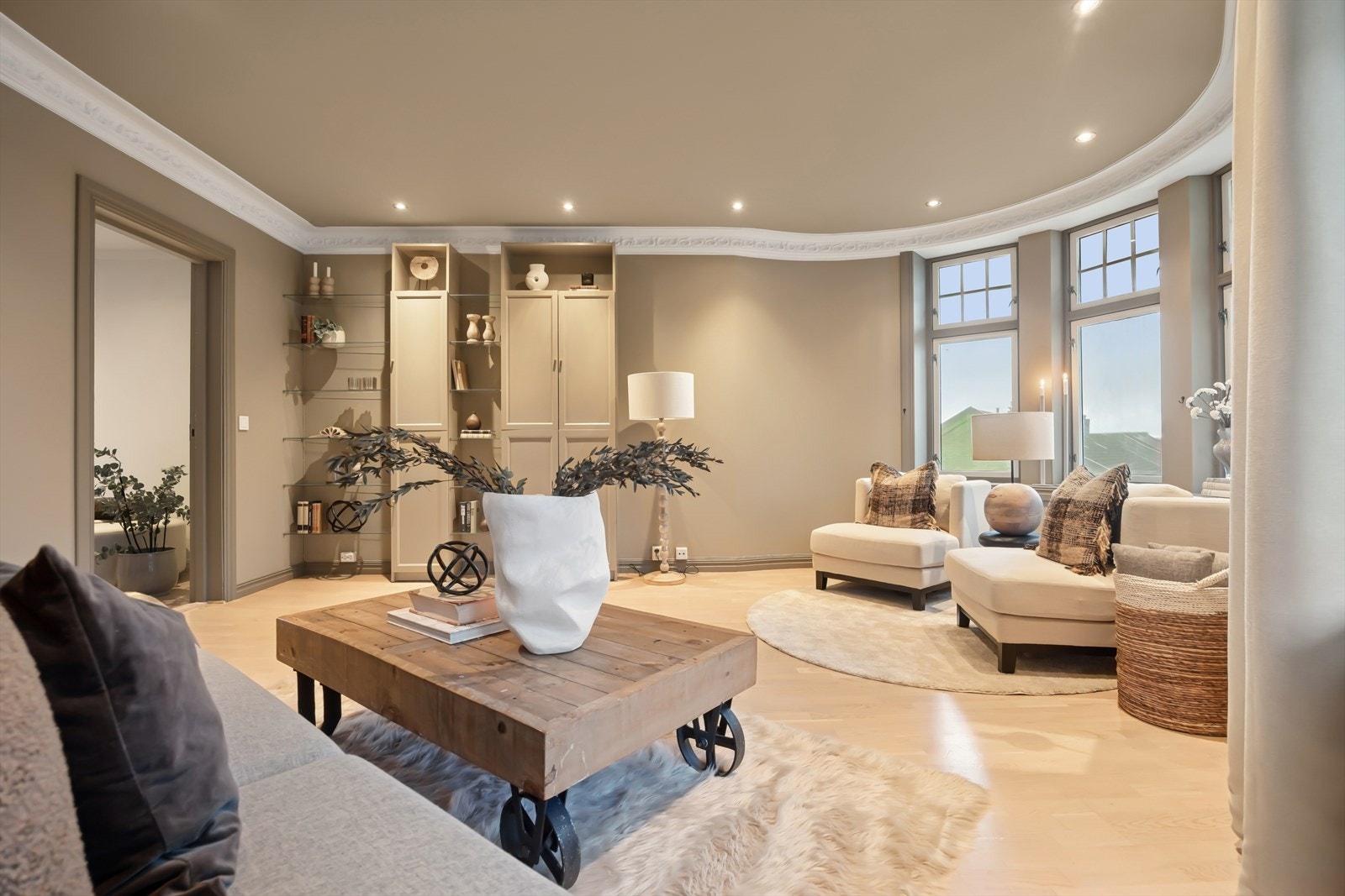 Denne delen av stuen er på 23,7m² og kan også benyttes som soverom istedenfor stue. Galleribilde