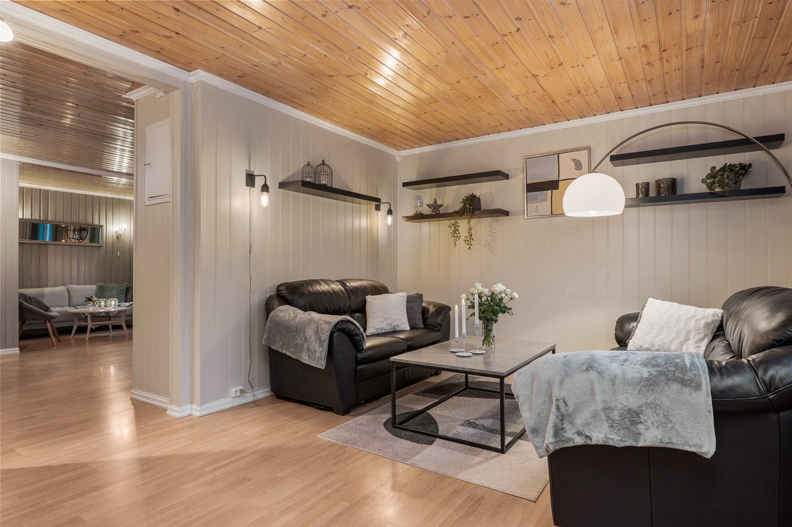 Plass til sittegruppe gir rommet en sosial sone for samvær. Galleribilde