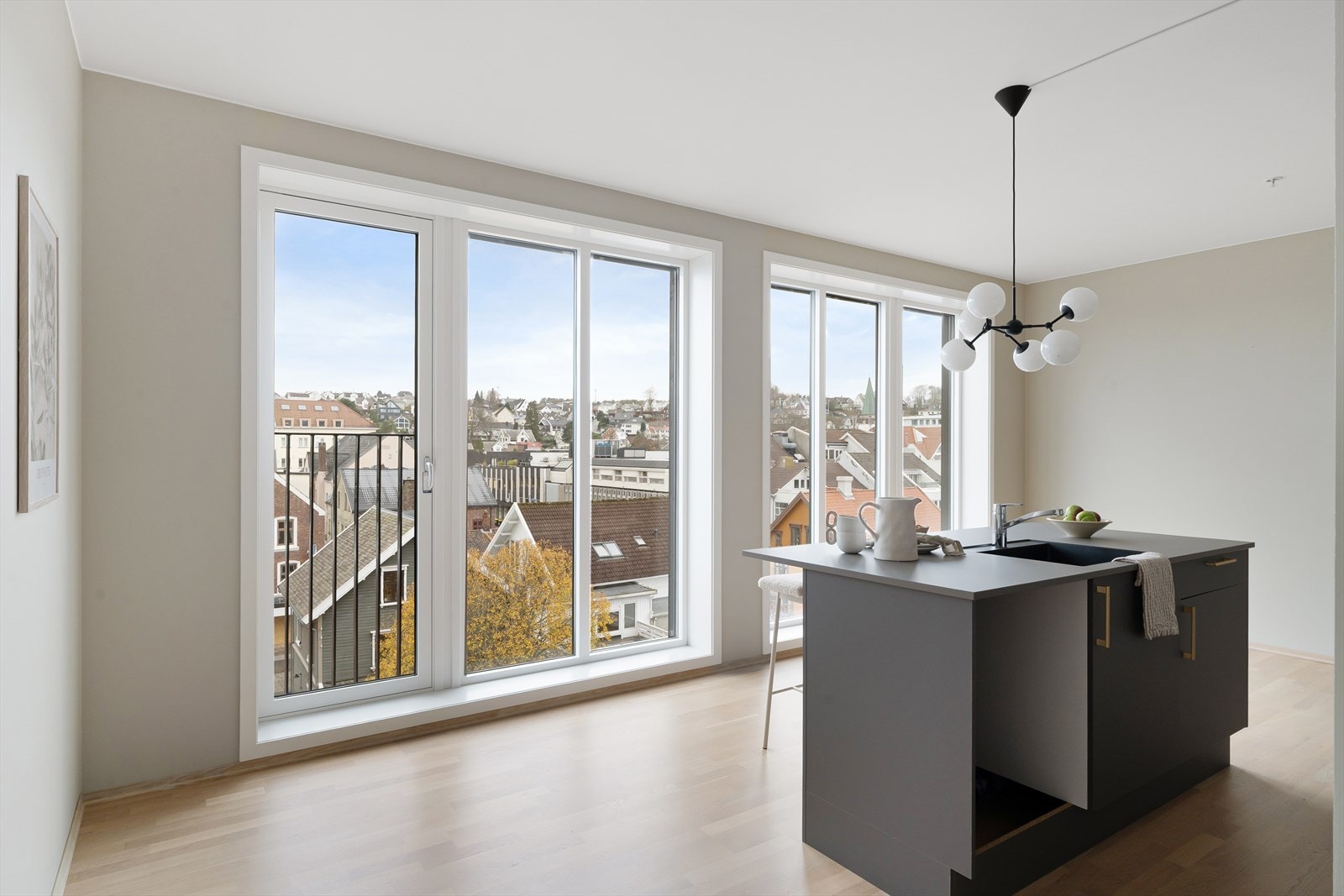 Flott utsikt også fra kjøkkenet Galleribilde