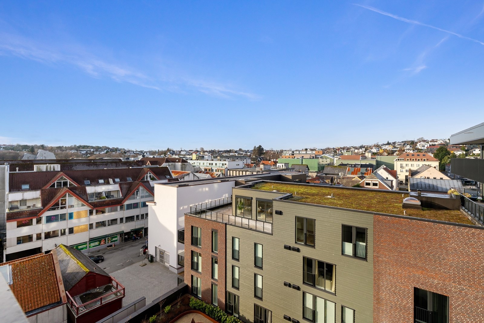 Meget attraktiv beliggenhet og med en stor privat takterrasse på hele 64 kvm. Galleribilde