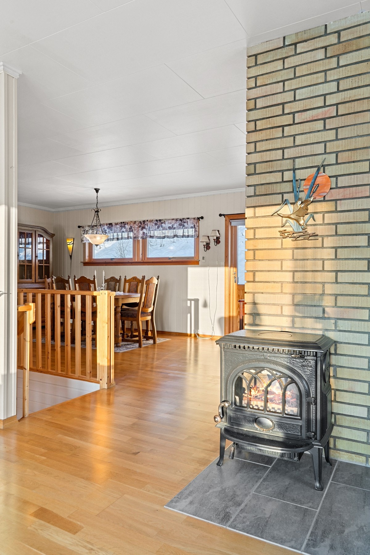 Peisovnen gir koselig og lun stemning, perfekt for kalde vinterdager! Galleribilde