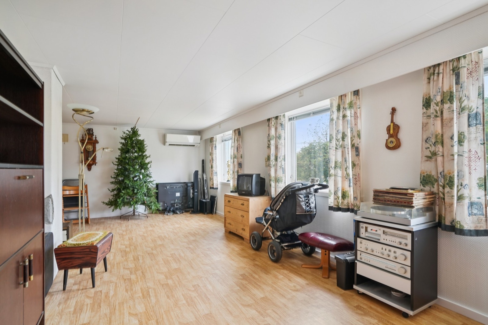 Kjellerstue / hobbyrom med varmepumpe Galleribilde