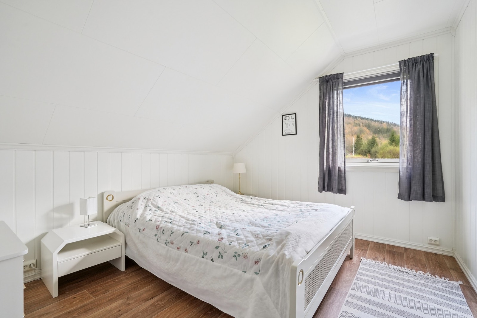 Soverom på loft Galleribilde